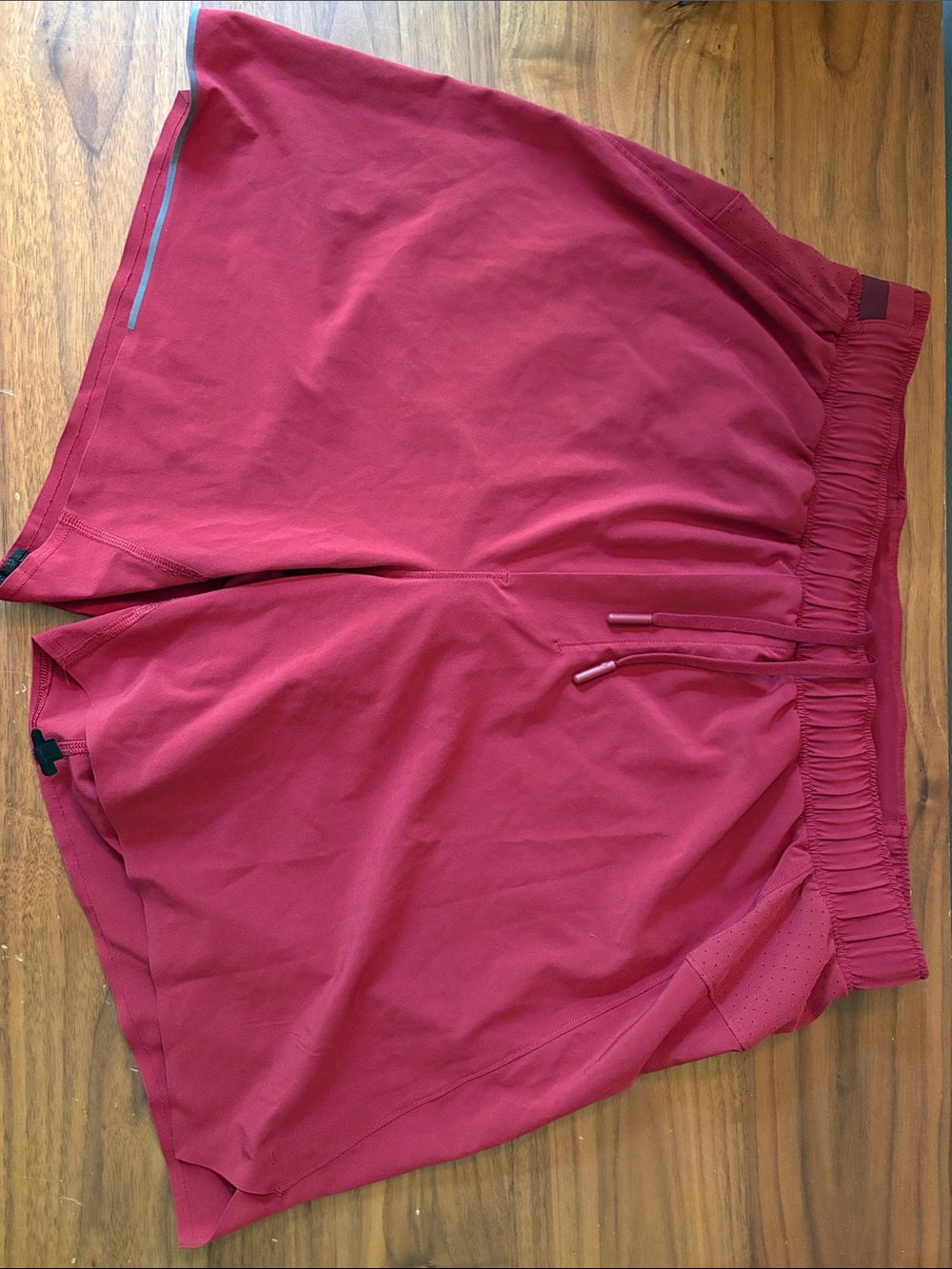 Lululemon Surge Shorts 6” (Lined M)